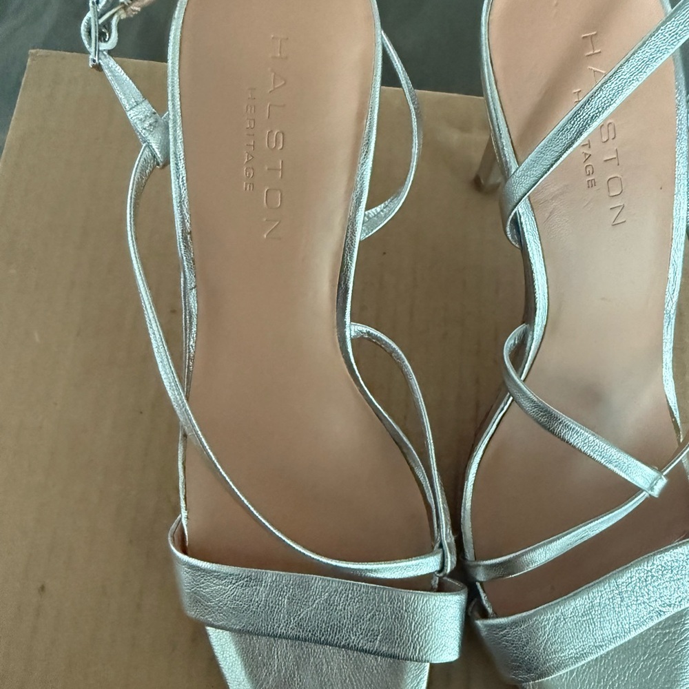 Halston Heritage Silver Leather Heels Strappy Sandals 8 Bridal Prom Wedding Date - Picture 3 of 3